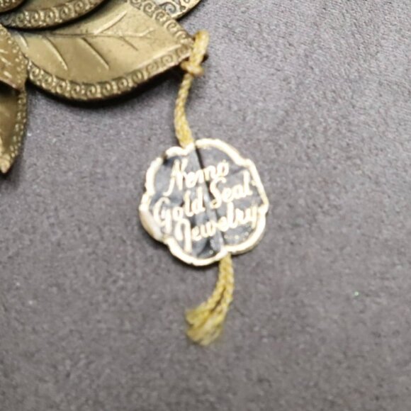 Art Deco Brass Fur Clips: Little Nemo Leaf Design, 1920s-30s - Picture 12 of 13